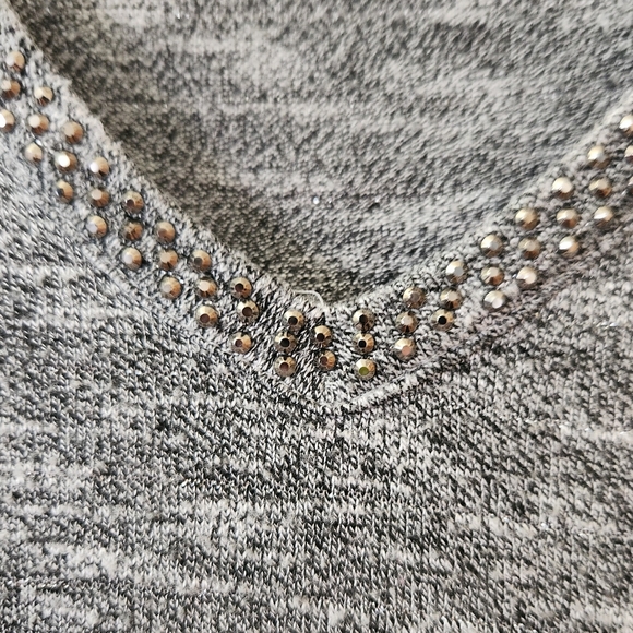 Jennifer Lopez Y2k Gray Studded V-Neck Tee with Cutouts womens size medi… - Picture 4 of 13